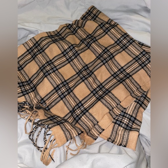 NWT Urban Outfitters Scarf - Picture 1 of 4